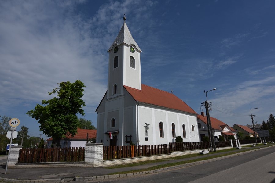 Reformed church in Senyeháza Bajánsenye