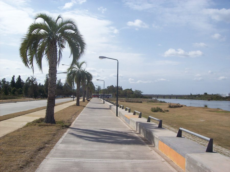 Costanera von Termas de Río Hondo am Río Dulce