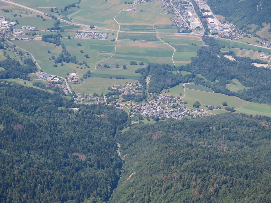 File:Cons-Sainte-Colombe @ Dent de Cons.jpg