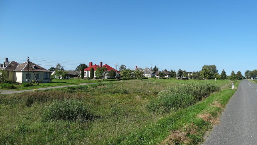 Skirlėnai in Vilnius District, seen from a road