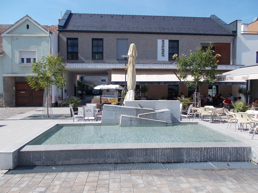 Fountain and bistro on Sylvester János Street in Hild Park, Sárvár