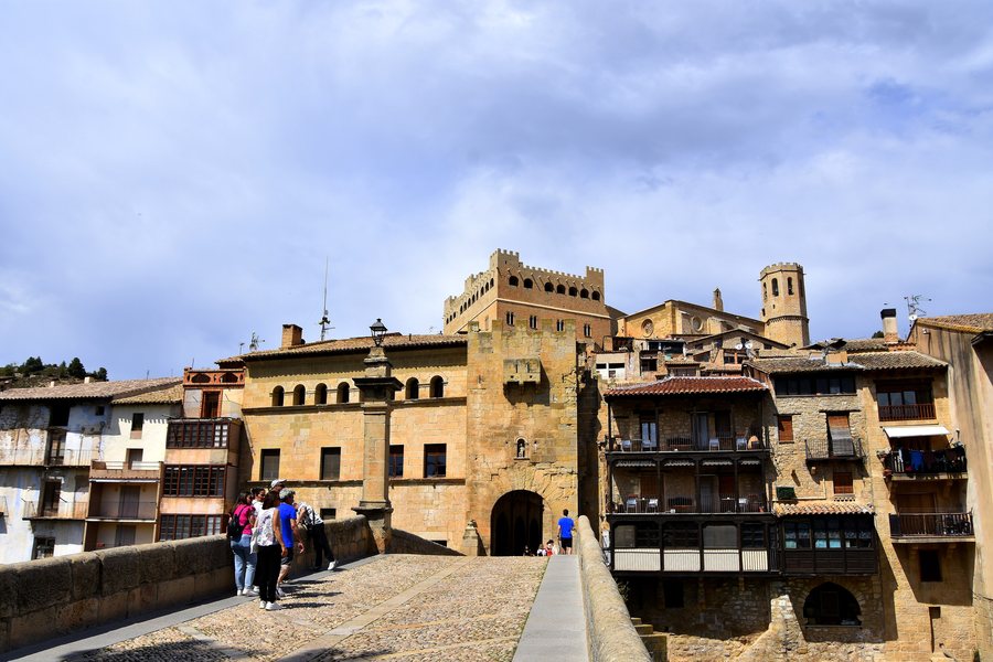 File:Valderrobres pont, Matarraña, Teruel.jpg