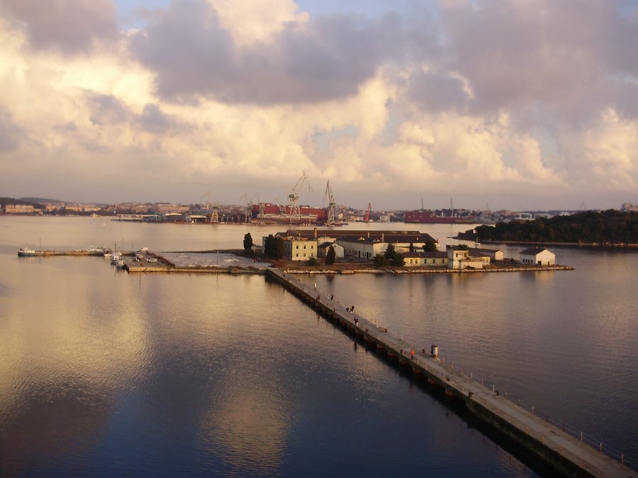 File:Island sveta katarina - panoramio.jpg