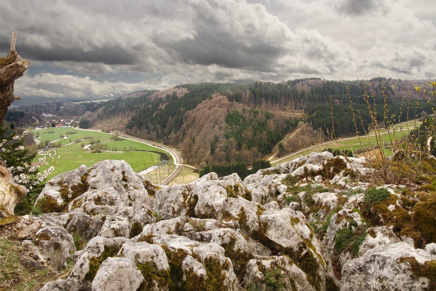 Karst rock formation at the confluence of the Fehla and Lauchert in the Lauchert Valley near Veringenstadt