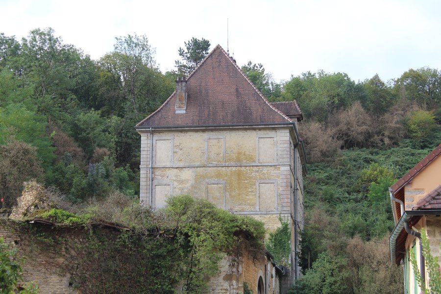 File:Demeure Secrétan Grusse Val Sonnette 1.jpg