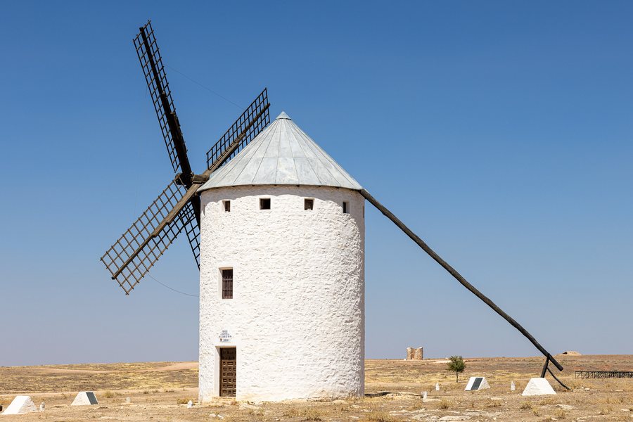 File:Campo de Criptana - Molino de Viento Cariari 01.jpg