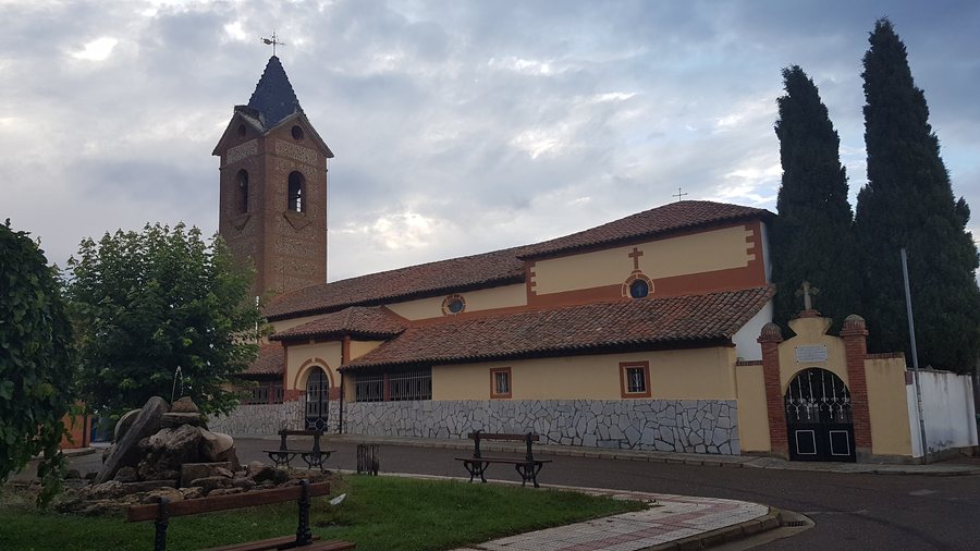 File:Iglesia de la Asunción de Villacelama.jpg
