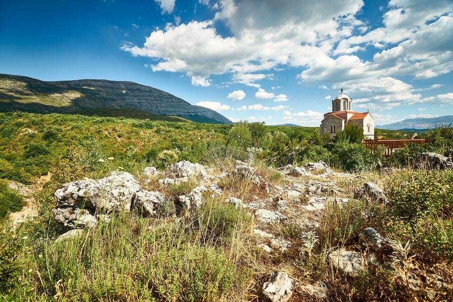 File:Cetina (HR), Kirche 