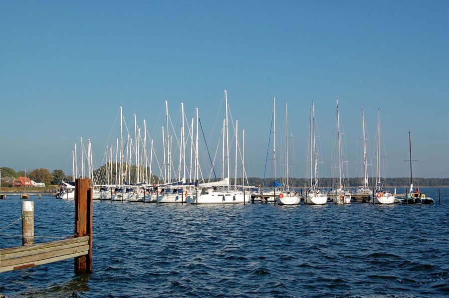 Segelhafen in Breege auf Rügen am Breeger Bodden