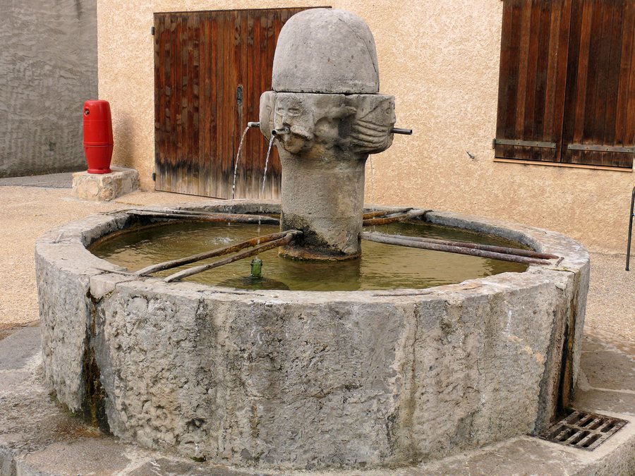 File:Senez -961.jpg