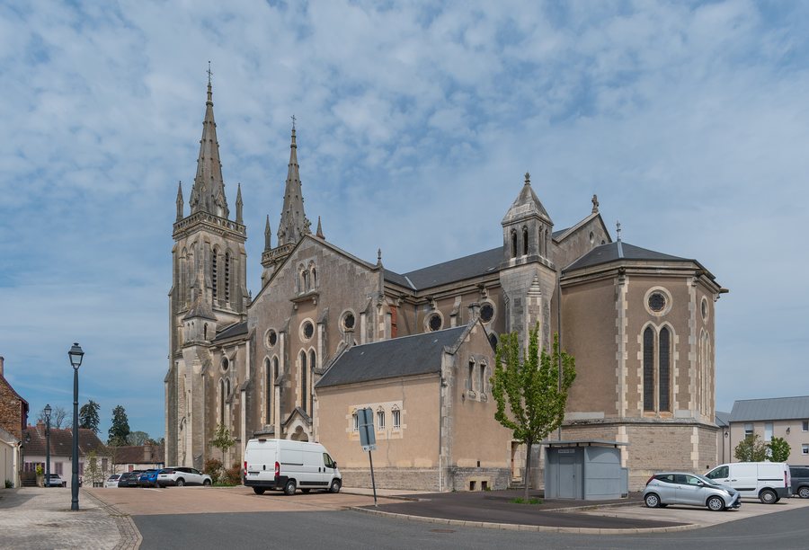 File:Sacred Heart church in Bourbon-Lancy (4).jpg