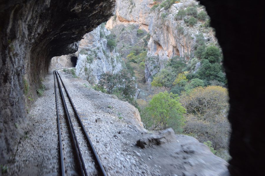 Landschaft der Vouraikos-Schlucht zwischen Diakopto und Kalavryta
