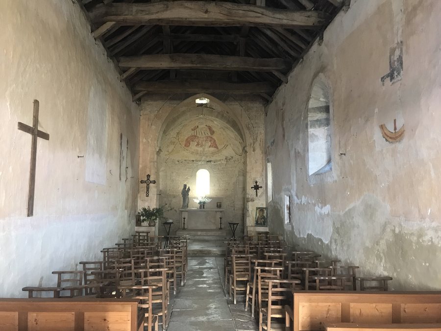 File:Église de Lys - Chissey-lès-Mâcon - Nef 2.jpg