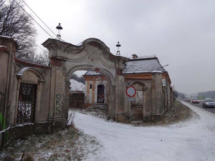 Historisches Eingangstor in Brzesko an der ul. Götza-Okocimskiego