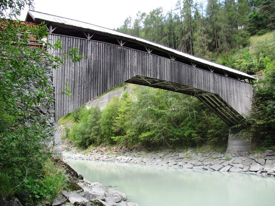 Alter Zoll/Lochbrücke pedestrian bridge in Fließ, Tyrol