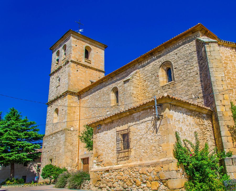 File:Arbancón. Iglesia de San Benito.jpg
