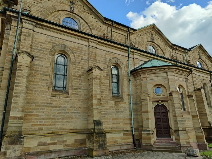Katholische Pfarrkirche St. Barbara in Forst (Baden), Baden-Württemberg