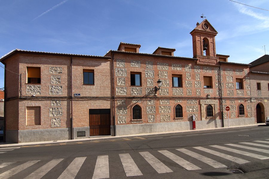 File:Fuensalida, Colegio San José, Antiguo Convento de los P.P. Franciscanos.jpg
