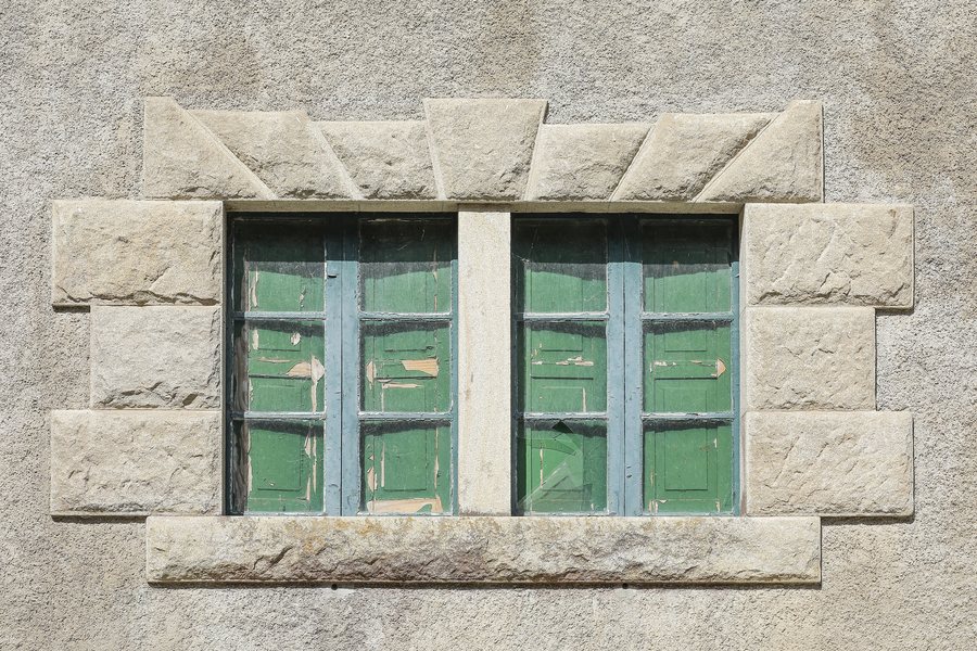 File:Fiestra. Central Hidroeléctrica do Tambre. Noia. Galiza-3.jpg
