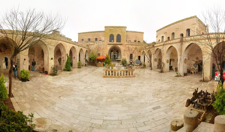 Stone building of the Gelüşke Han in Midyat