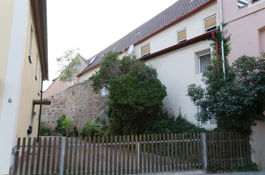 Town wall on Marktstraße 4 in Wassertrüdingen