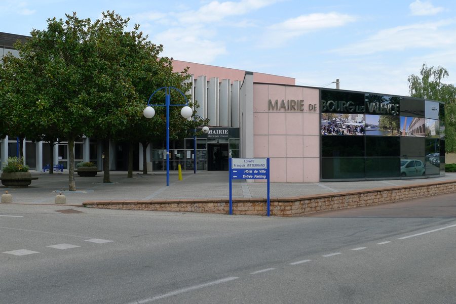File:Mairie de Bourg lès Valence 2011-08-03-004.jpg