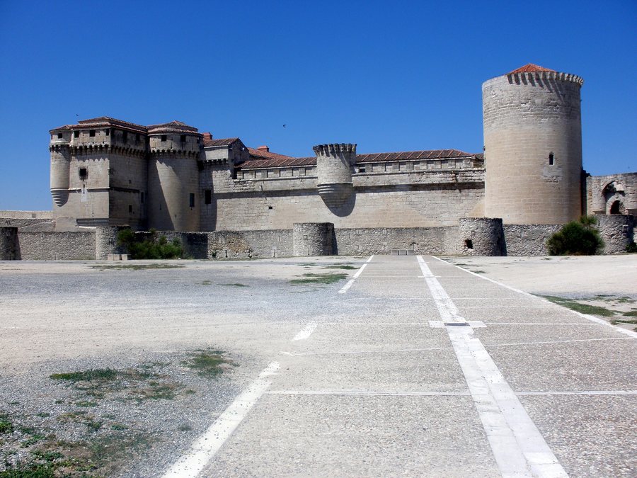 File:CASTILLO DE CUÉLLAR - panoramio.jpg