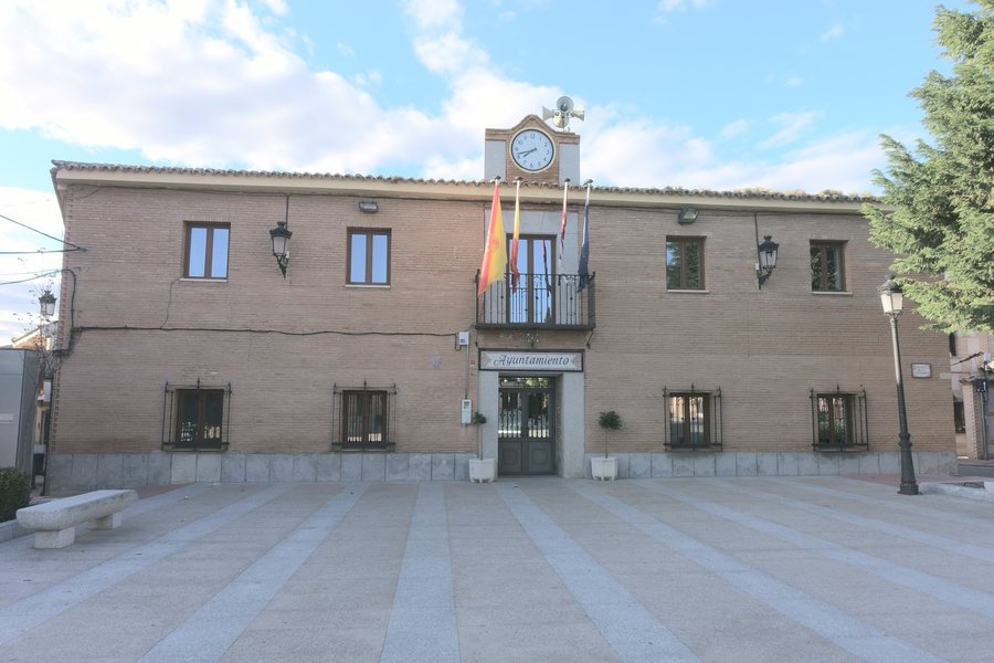 File:Ayuntamiento de Cobisa.jpg