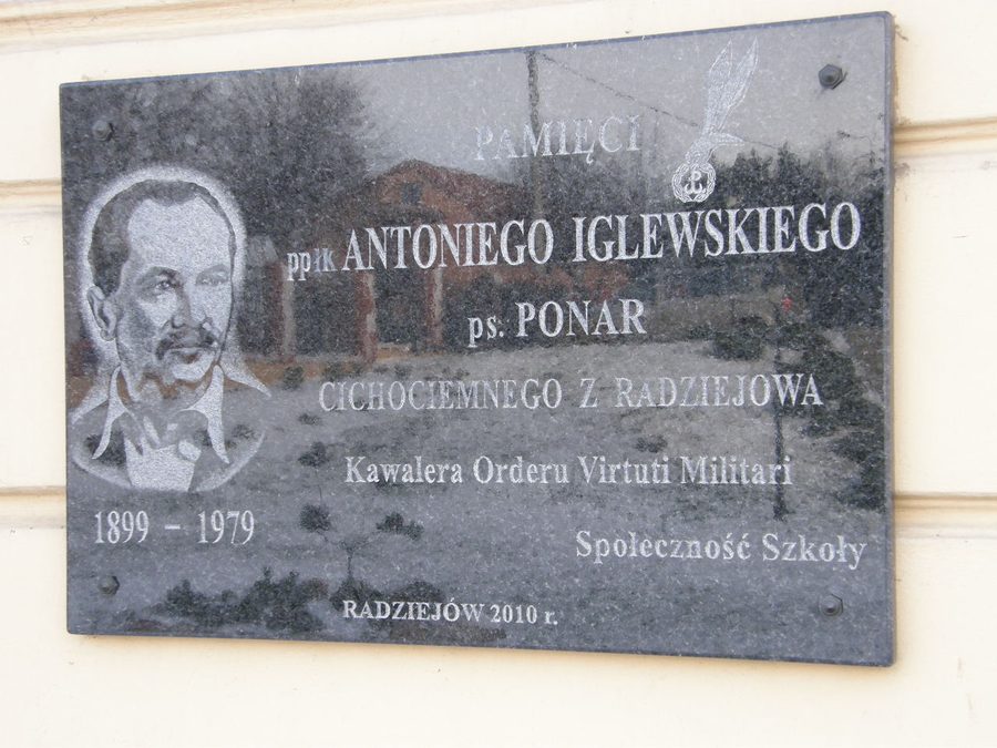 Memorial plaque to Antoni Iglewski in Radziejów, Poland