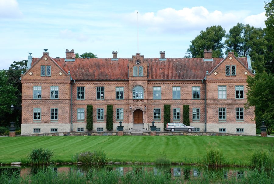 Exterior of Hanaskogs slott manor house