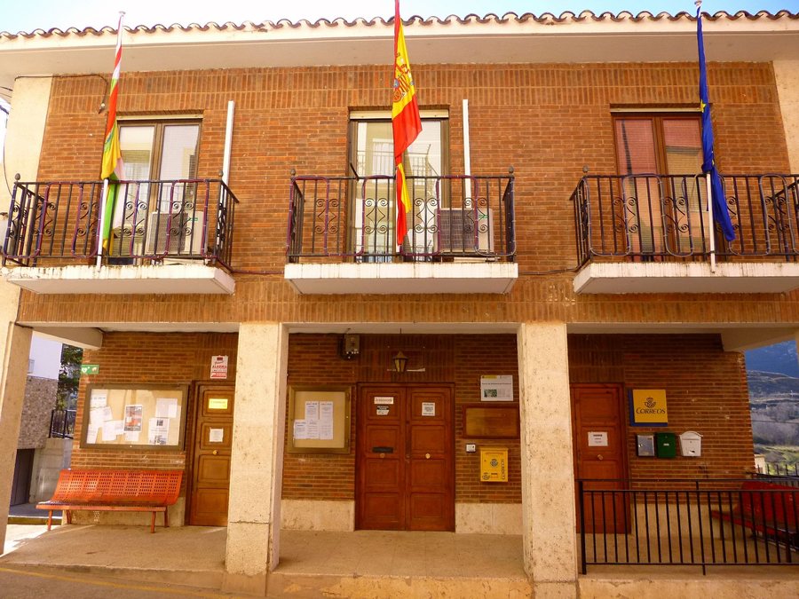 File:Nalda - Ayuntamiento.jpg