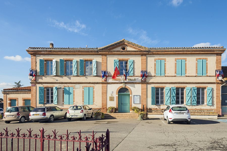 File:Merville - Mairie.jpg