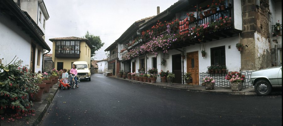 File:Cabezón de la Sal 1986 02.jpg