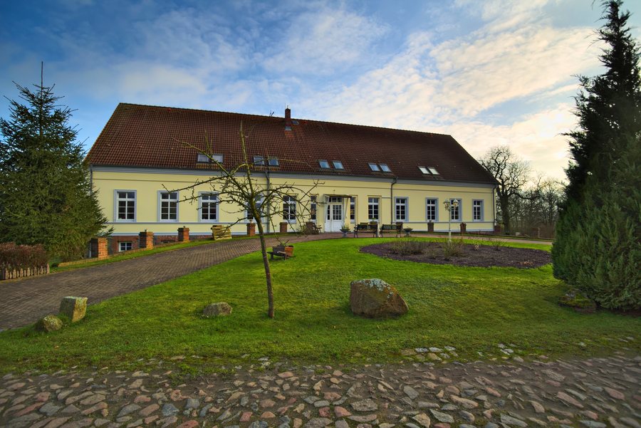 File:Gutshaus Schmietkow-01.jpg