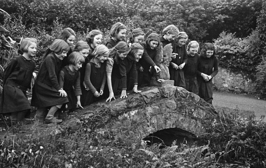 Schoolchildren at Bryn Bras Castle, Llanrug