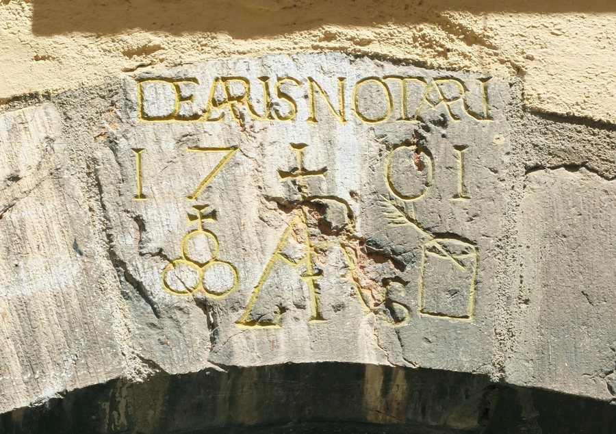 File:Elne Keystone 1701.jpg