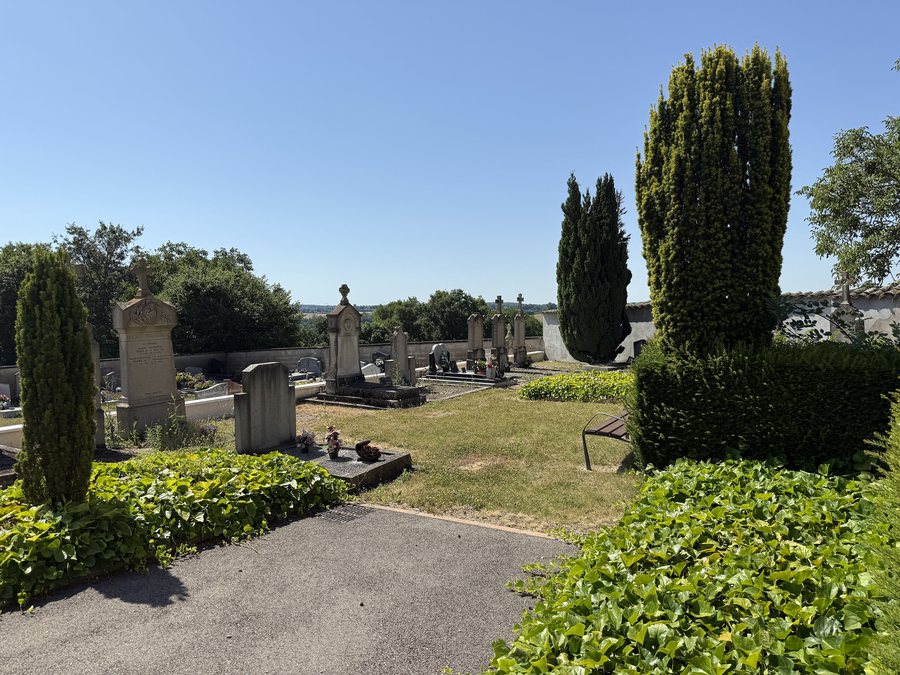 File:Cimetière - Dompierre-sur-Chalaronne (FR01) - 2025-07-01 - 3.jpg