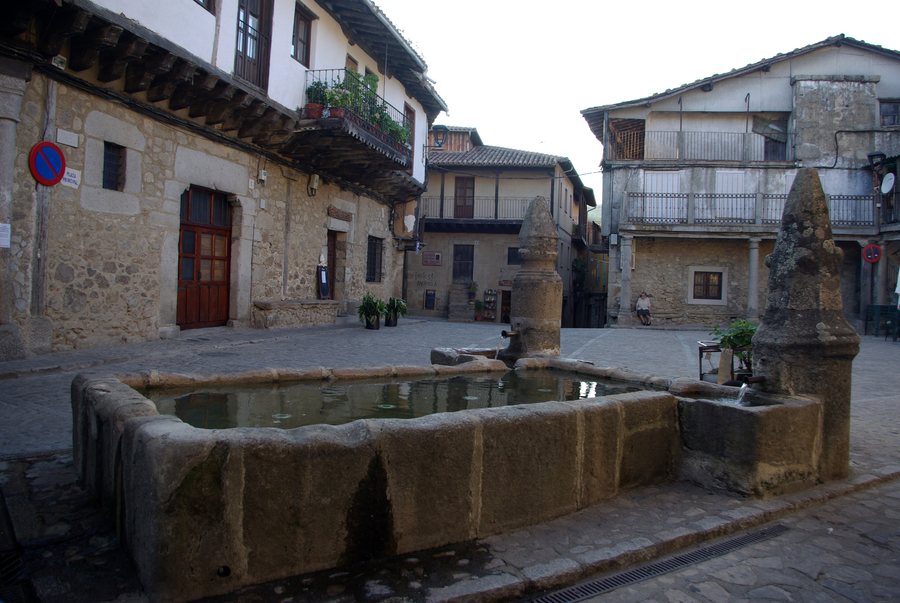 File:San Martin del Castañar 01 by-dpc.jpg
