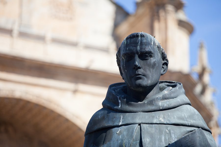File:P. Francisco de Vitoria. Salamanca. España eue.jpg