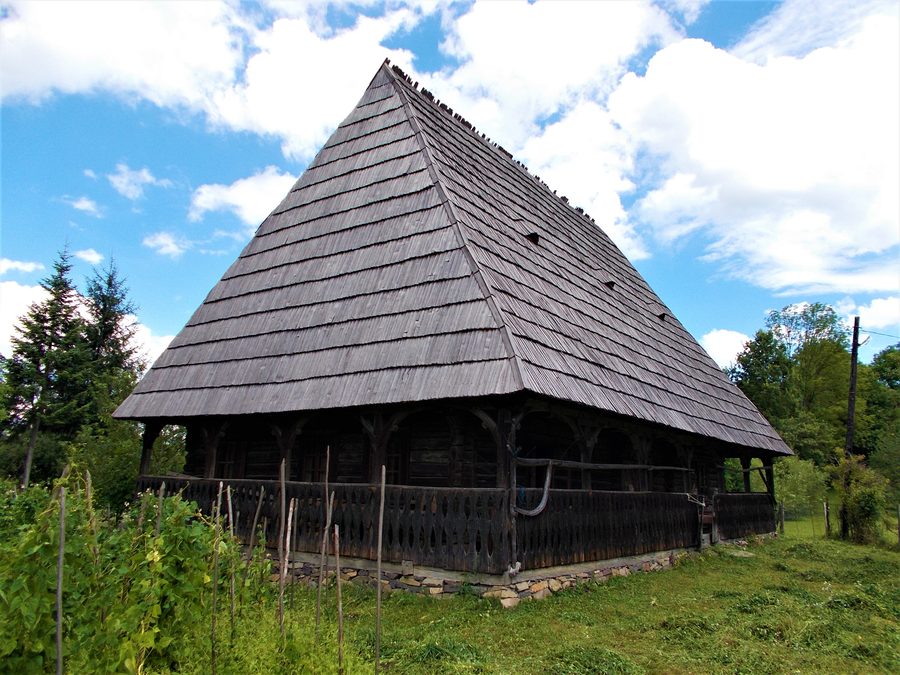 Casa memorială „Ilie Lazăr” din satul Giulești, județul Maramureș