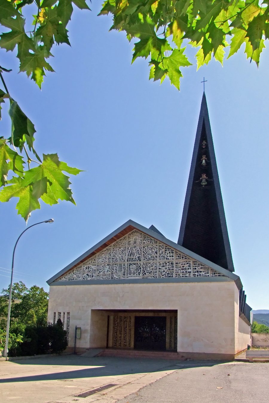 File:Ermita de los Parrales-Baños de Rio Tobia-14649.jpg