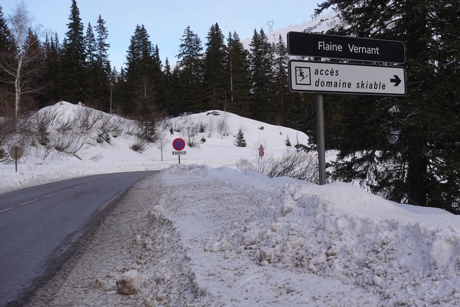 File:Panneau Flaine Vernant accès au domaine skiable 01.jpg