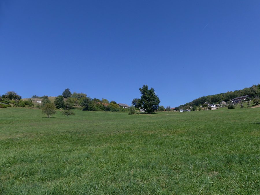 File:Hauteurs à l'est de Grésy-sur-Aix (septembre 2021).JPG