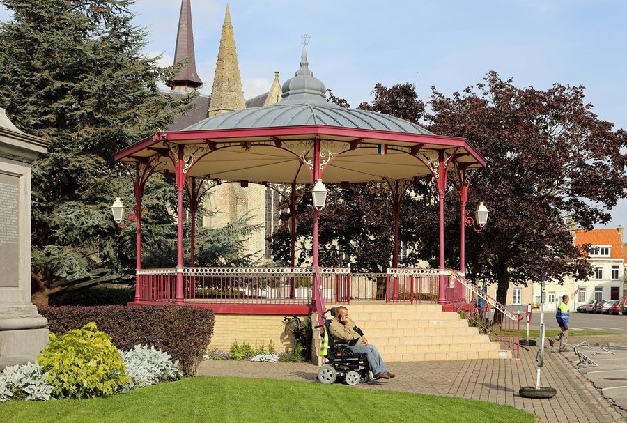 File:Hondschoote Kiosque R01.jpg