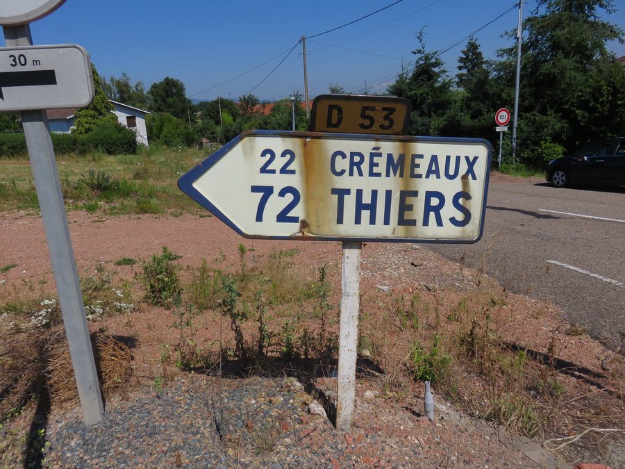 File:Ouches - Le Cabaret de l'Âne - Panneau directionnel (juil 2018).jpg
