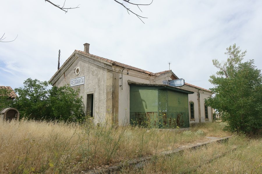 File:Estación de Piedrahíta de Castro 02.jpg