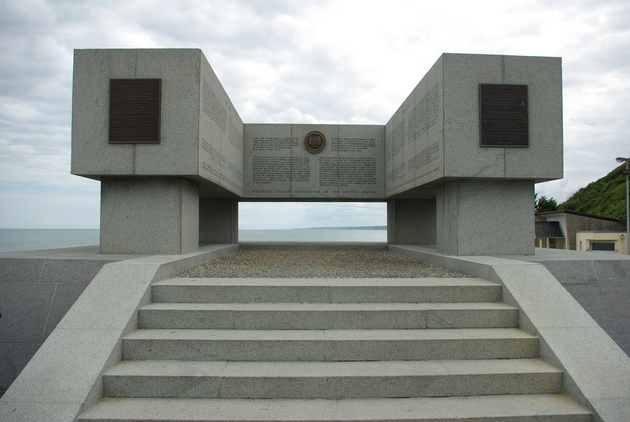 File:Memorial USNG-Vierville-sur-mer 1.JPG