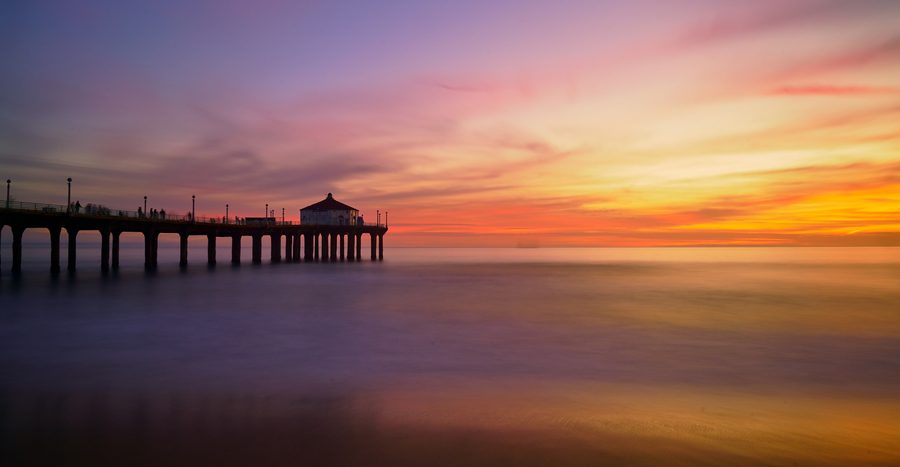Manhattan Beach Pier extending into the Pacific Ocean in California