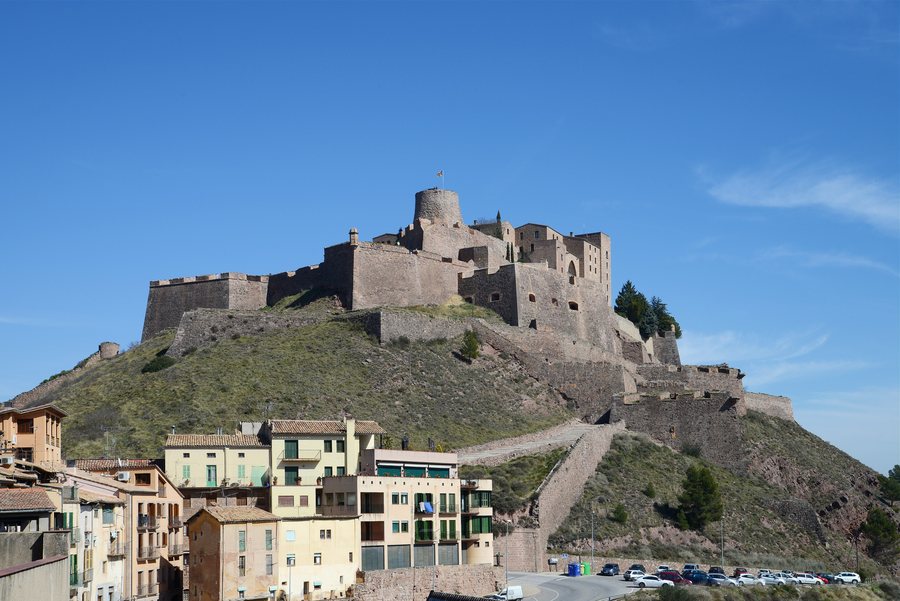 File:Cardona March 2015-4a.jpg