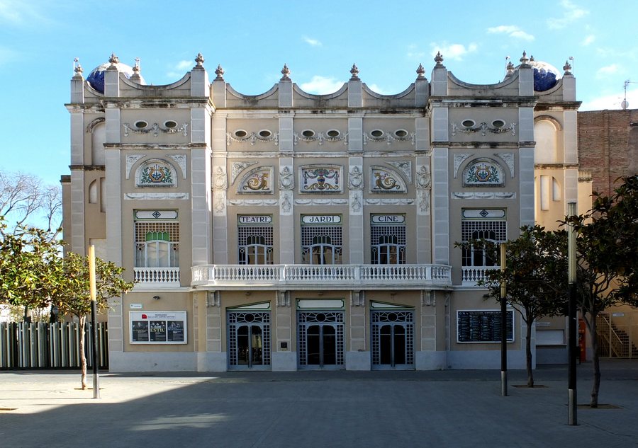 File:Figueres Teatre Jardi.jpg